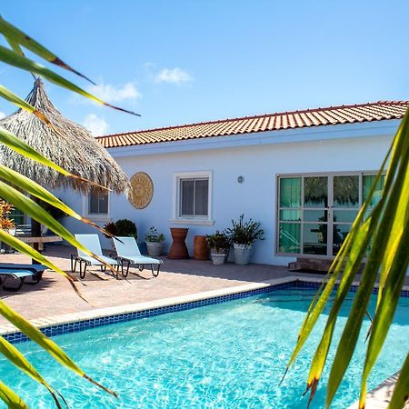 Island Sun Villa Palm Beach Exterior photo
